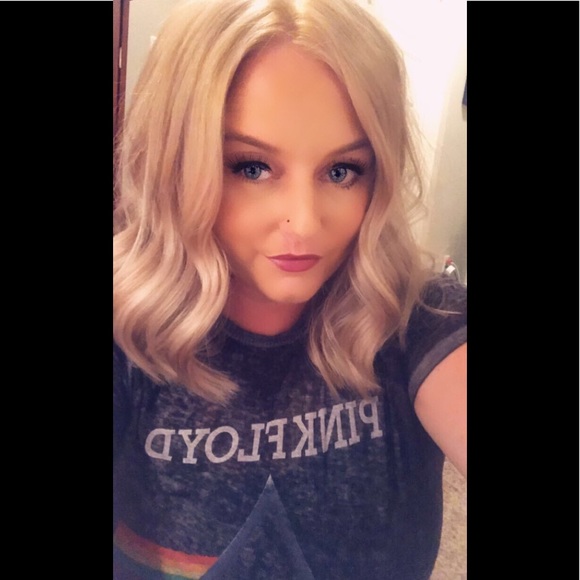 Meet your Posher, Lauren - Picture 5 of 5